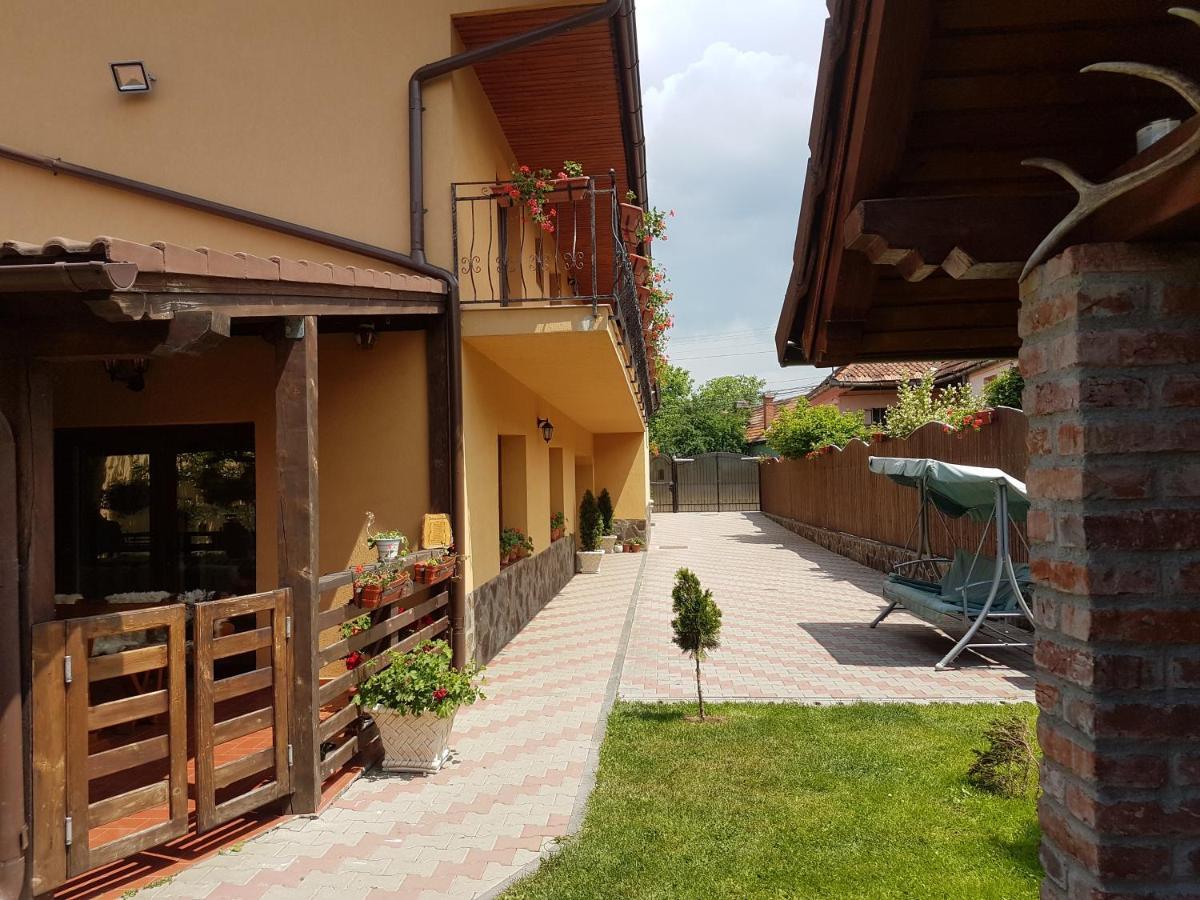 Casa Ovesia Villa Sacele Exterior photo